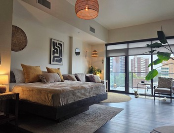 Rooftop Pool open all year round, Hot Tub and breathtaking Mountain View’s 5