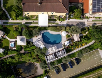 Room 'Casino Di Caccia 3' with Shared Pool, Wi-Fi and Air Conditioning 4