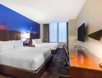 Rooms for the Crew | 3 units | Steps to Mag Mile| Navy Pier | 24-hour Gym 2