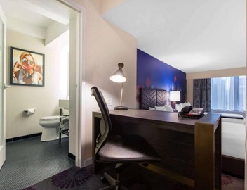 Rooms for the Crew | 3 units | Steps to Mag Mile| Navy Pier | 24-hour Gym 3