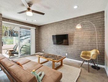 Roosevelt Row! 1 bedroom & pool! 5