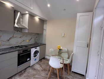 Royal Modern Studio Heathrow London 2