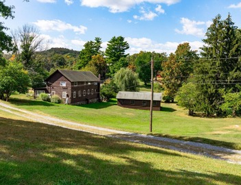 Rustic Cabin in Fishkill! 3