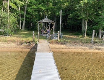 Rustic cabin on Green Lake 3