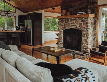 Rustic-Luxury Waterfront Cottage Getaway on Kennisis Lake Stunning Elevated View 2