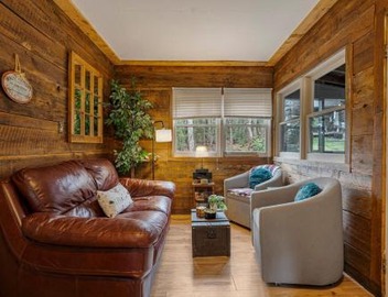 Rustic Waterfront Cabin with BBQ, Fire Pit and Views 4