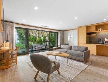 SA Beach by Stay Awhile Villas 2