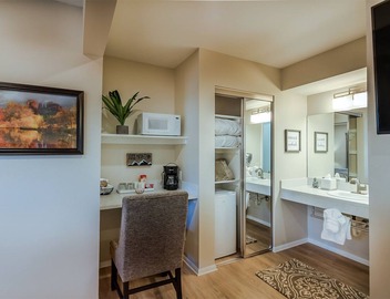 Saguaro Room #101 @ Sedona Uptown Suites 3