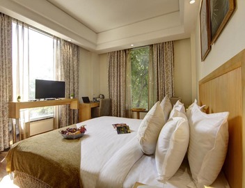 Saltstayz Select - Galleria Market & Golf Course Road 5