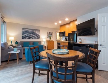 San Clemente Paradise Found! Private Patio, Kitchenette, Pool! 2