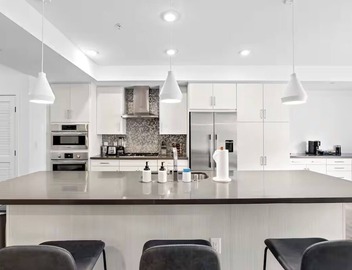 Sapphire Loft – Stunning Two-Story Marina Escape Top-Floor Retreat 2