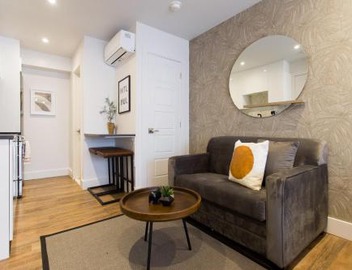 Scandinavian Studio with Full Kitchen and Bath by Den Stays 2