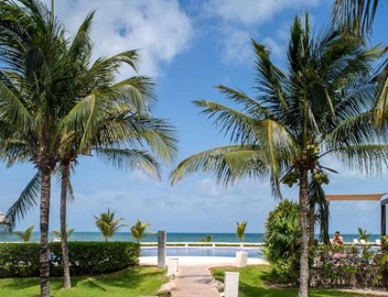Seacost Beachfront 2BDR with pool by Casa Paraiso 3