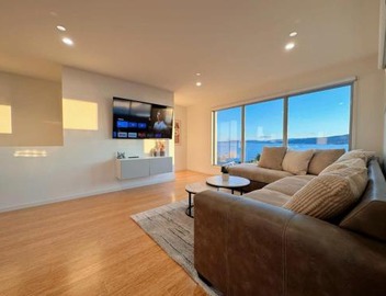 Seaside Chic Villa with Breathtaking Ocean Views 4