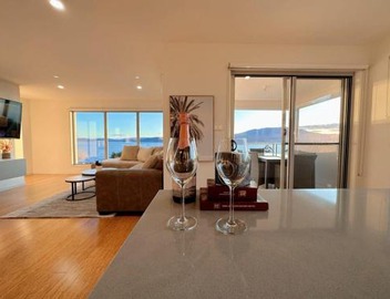 Seaside Chic Villa with Breathtaking Ocean Views 5