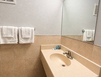 Seaway Motel 4
