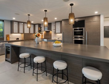 Secluded and Spacious 5-bedroom house in Beverly Hills with sparkling pool 3