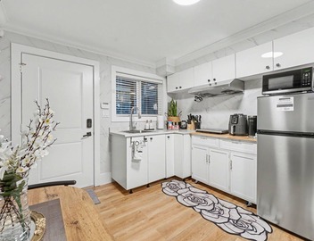 Secluded Bachelor Suite 4