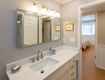 Secluded Private Suite in Bridle Trails – Near Major Tech & 25 Min to Seattle 4