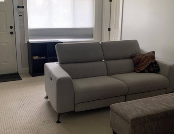 Self contained suite.Central Richmond close to transit and amenities. 4