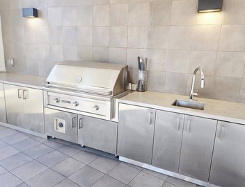 Serene 2BR Penthouse Haven in vibrant Los Angeles 2