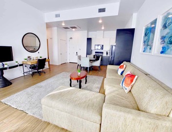 Serene 2BR Penthouse Haven in vibrant Los Angeles 5