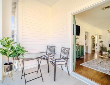 Serene 4 Bedroom Home near French Quarter with Wi-Fi and Parking 3