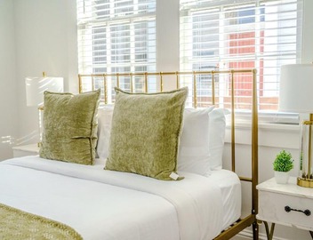 Serene 4 Bedroom Home near French Quarter with Wi-Fi and Parking 4