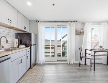 Serene Pine Point Escape — 1 Block to Beach, Marsh Views & Portland 4