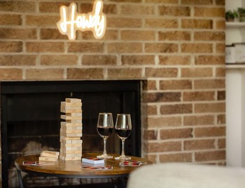Serene SoCo Escape, Walk to Cafes and Free Parking 4