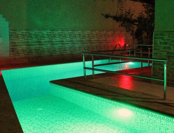 Serene Villa Apartment: 4 Bedrooms with Private Pool & Garden only for geusts 5