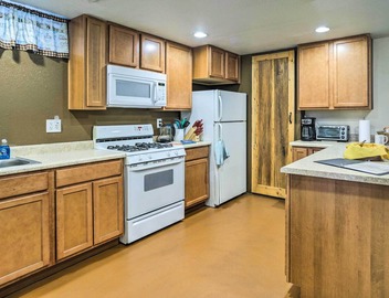 Shared Patio & Fire Pit: Denver Apartment 2