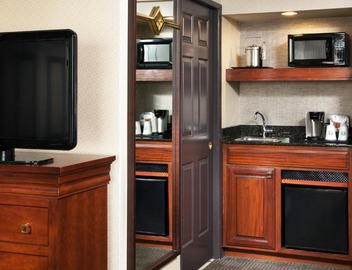 Sheraton Fairplex Suites & Conference Center 4