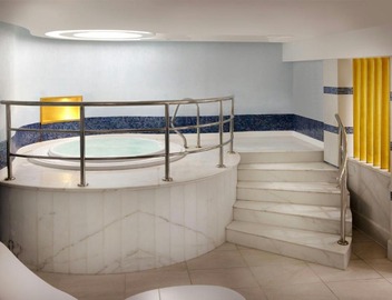 Sheraton Oman Hotel 3