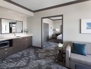 Sheraton Vancouver Guildford Hotel 3