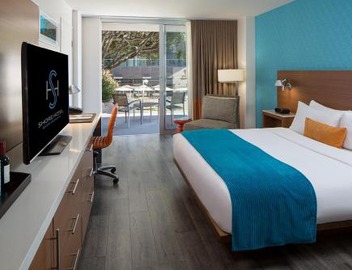 Shore Hotel 5