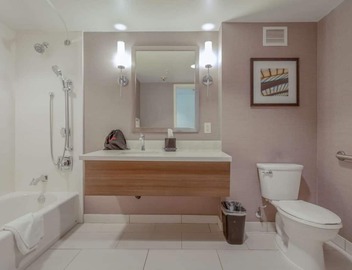 Short Distance From The Well-Known Sites! Near Disneyland Park w/Outdoor Pool 4
