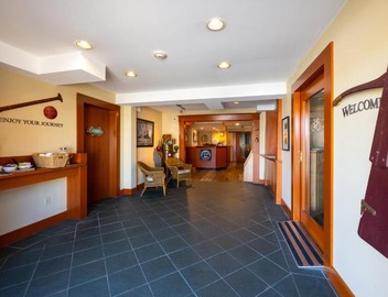 Sidney Waterfront Inn & Suites 3