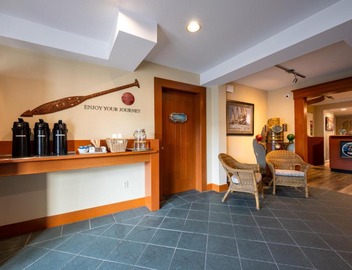 Sidney Waterfront Inn & Suites 5