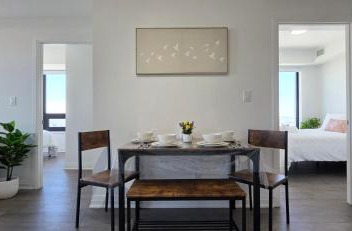 Sky High Luxe Stay 2BR-2BA Near Square One With Lake View, Gym, Pool & Parking 5