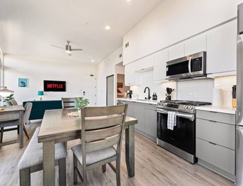 Skyline Luxe, Downtown LA, Epic Rooftop Views, Walk to Dodger Stadium 3