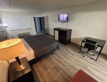 Skylite inn 5