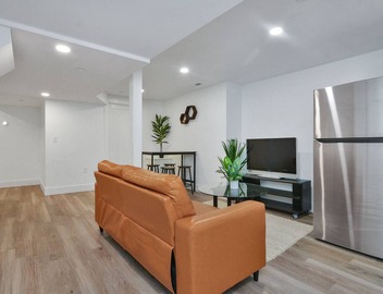 Sleek Somerville Apartment near Encore! 4