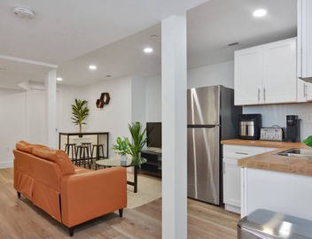 Sleek Somerville Apartment near Encore! 2