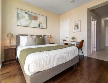 Sleek studio in Fort York walk to lake & Liberty 2