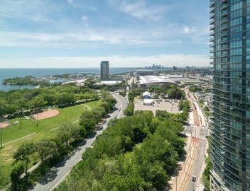 Sleek studio in Fort York walk to lake & Liberty 4