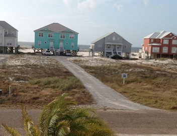 Sleeps 10: 3 King/2 Bunk, Steps to Beach, Wagons & Beach Paraphernalia Included 4