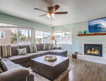 Sleeps 12 WOW! * Shared Fenced Yard 5