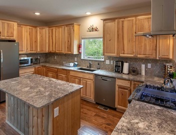Sleeps 16 | Walk to Grand Lake & Town | Sauna, Theater & Game Room | Lake View! 2