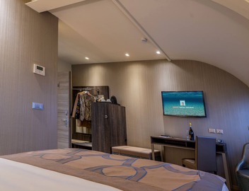 Smart Hotel Holiday 3